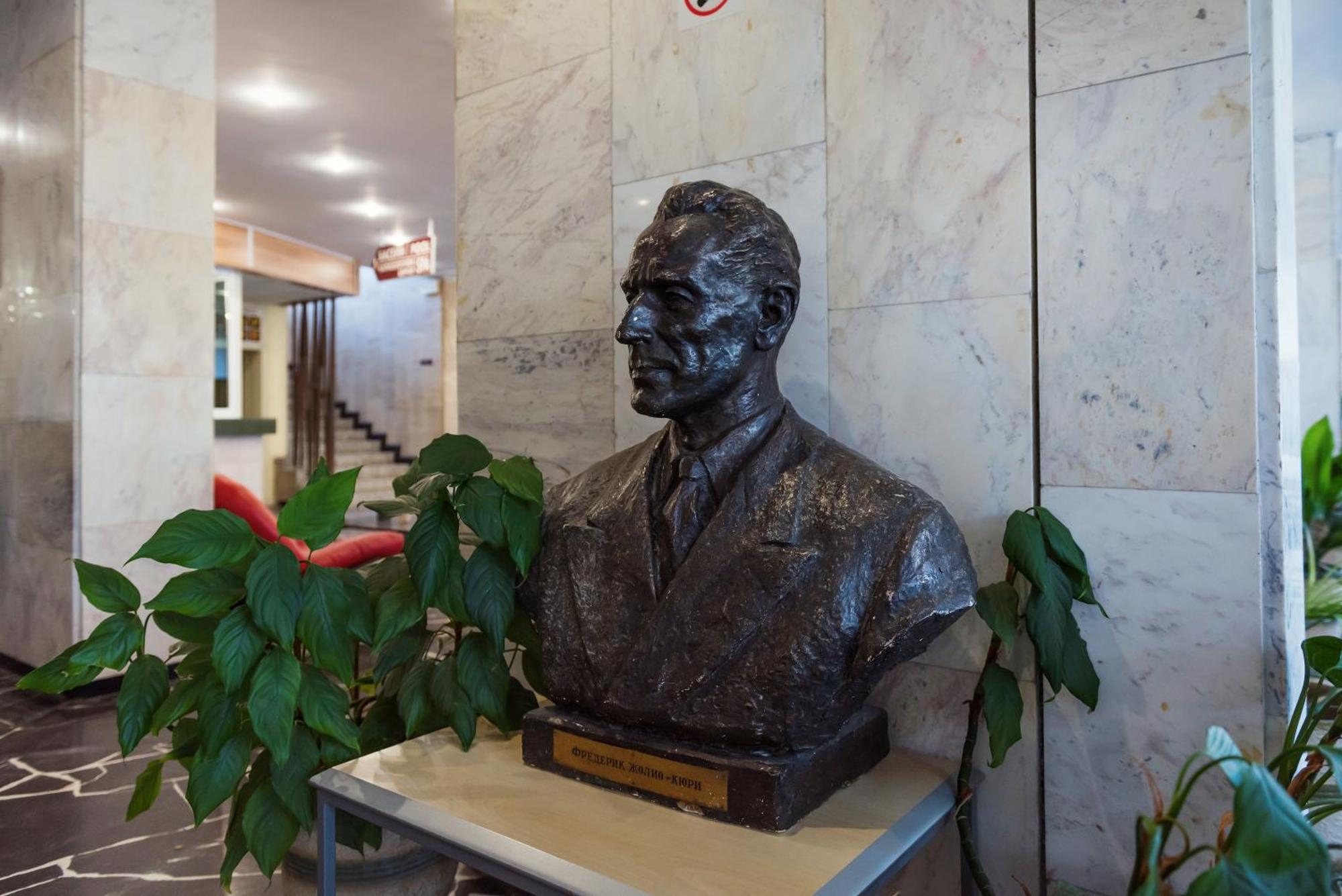 International Home Of Scientists Joliot Curie Saints Constantine and Helena Exteriér fotografie